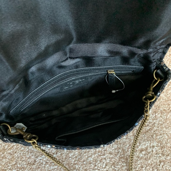 Clutch - Picture 6 of 8